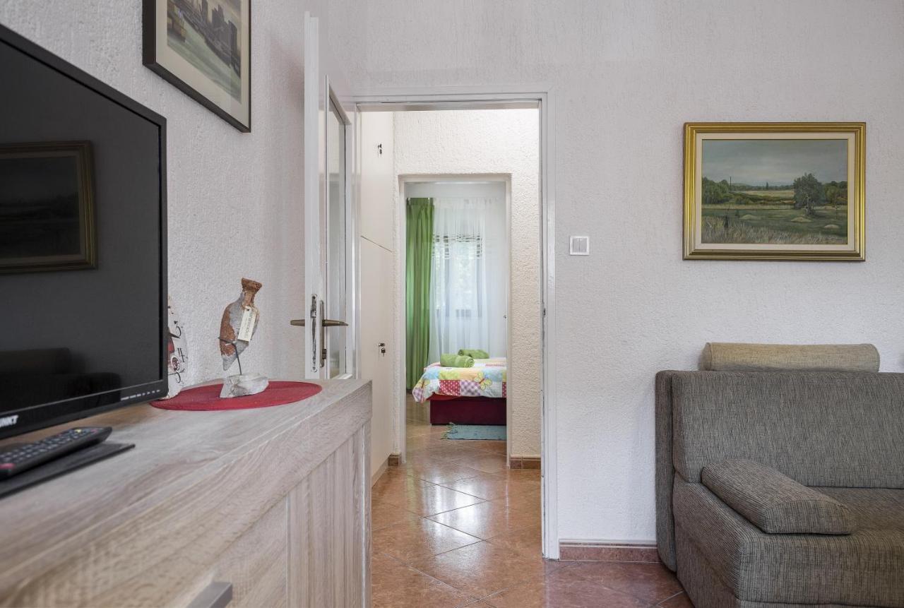 Apartment Karmelo Davorka